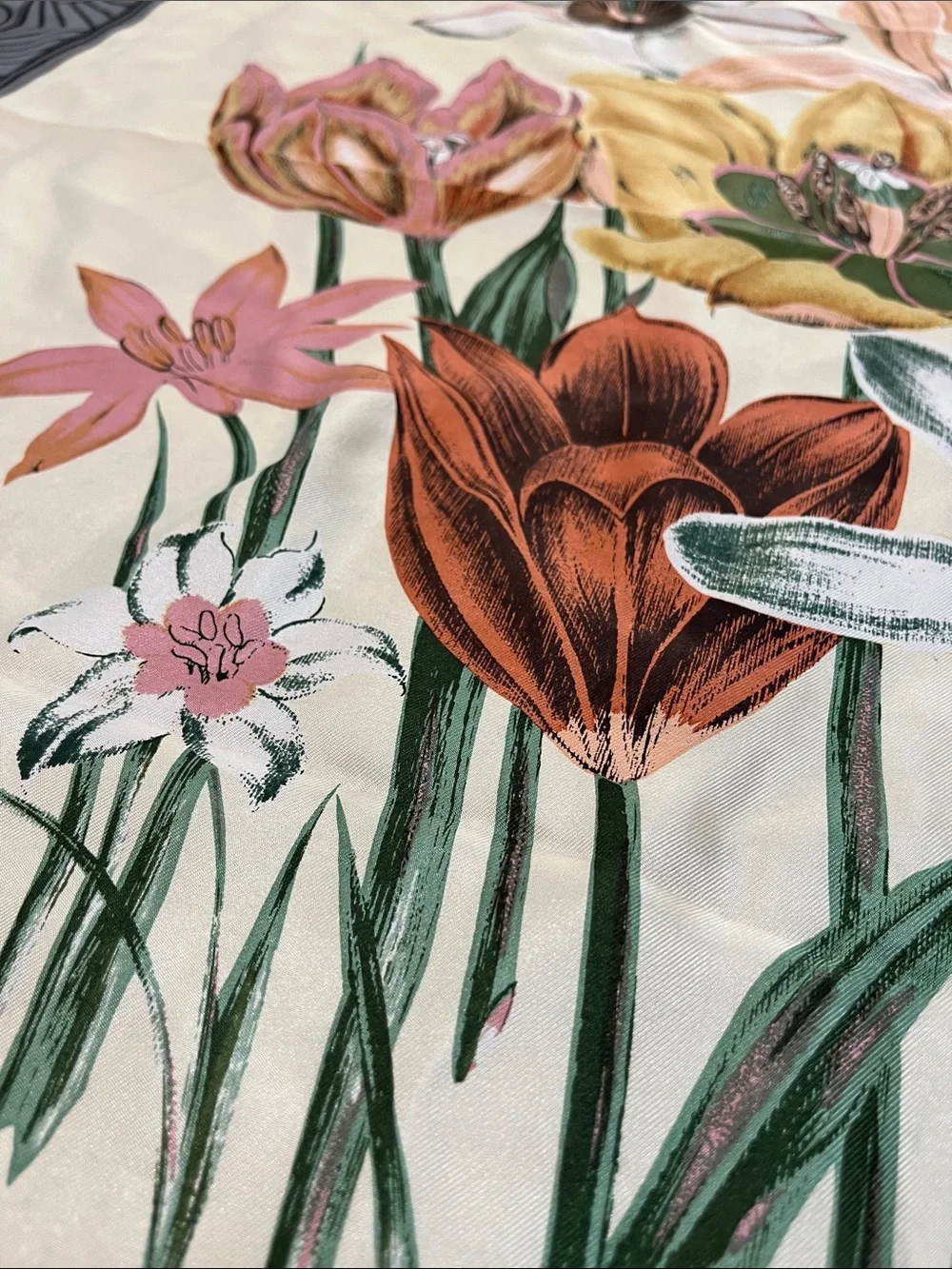 VINTAGE PERRY ELLIS SILK FLORAL SQUARE SCARF MULTICOLOR 35 X 35